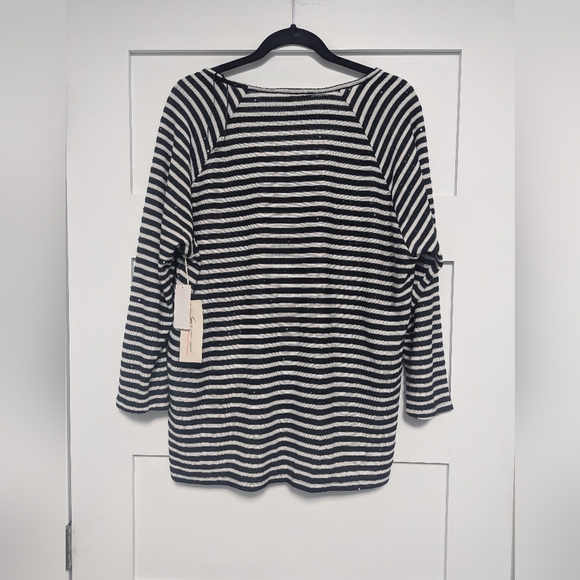 Two By Vince Camuto Sequined Top Black Combo Top - Picture 9 of 9